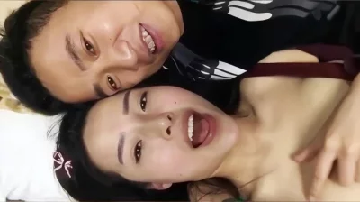 新婚夫妻情到浓时直接在医院病床上操逼内射封面图