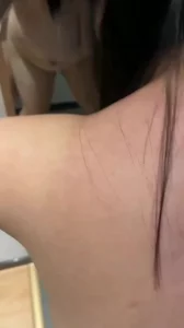 巨乳大奶子站立后入封面图