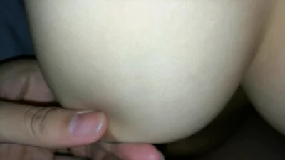 真实夫妻自拍，我的大奶媳妇，女上位玩奶封面图