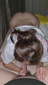 老婆撅着大屁股嗦肉棒封面图