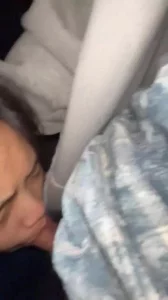 户外口交嫩妹口爆一嘴真舒服封面图