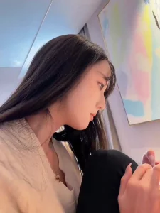 约了一个精神小妹，但是小妹屁股很大封面图