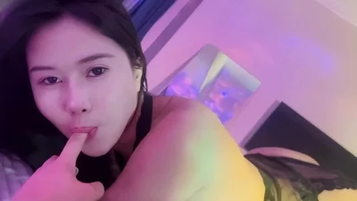 广州美艳少妇在金主面前秒变骚母狗尽显风骚本色封面图