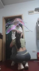 男大重庆少妇激情舌吻封面图