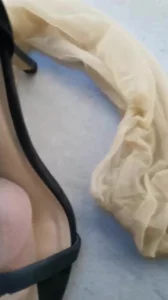 女王丝袜套鸡吧玩鞋足交 ，把鸡插进高跟鞋里踩鸡巴射精好爽封面图