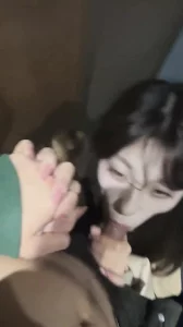高铁上吃鸡 还没说完直接吞了封面图