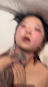酒吧妹！插着他的脖子疯狂操他无毛白虎封面图