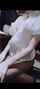 衬衫黑丝少妇封面图
