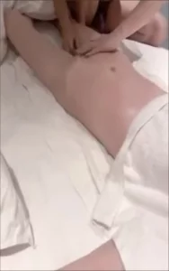 新婚夫妻给老婆找男技师做SPA，刚开始不同意最后被肏到求饶封面图