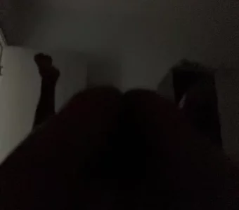 脚脚晃起来封面图