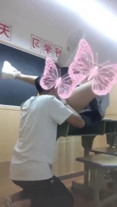 谈恋爱的时候就要多拍操她的视频，不然分手怎么打给她？真想给她一张过去封面图