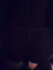 新人首发成年女大封面图