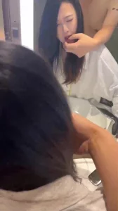 完美露脸的反差骚货！连续射了两次，“我刚化妆别射脸我嘴里来”封面图