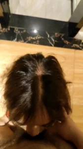 打开酒店门口交封面图