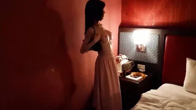 为了转正勾引经理去酒店开房，平时看着身材瘦小平平无奇，实则波超级大封面图