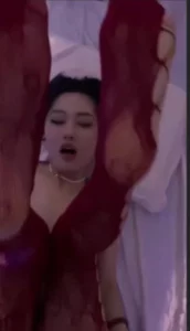 在别人面前当女王 御姐型 私下背地里偷偷当肉便器封面图