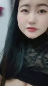 射这么多等下我老公回来了，朋友的巨乳淫妻在她家约战楼道厨房里最终内射封面图