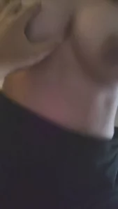 爆操巨乳00后封面图