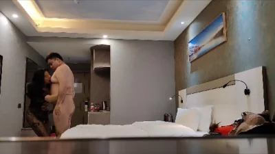 定酒店大床房约战烧烤店大波浪黑丝巨乳熟女老板娘封面图