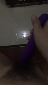 丰臀肥乳炮友对镜自慰封面图