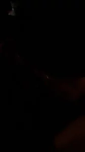 接到情人在车上忍不住封面图