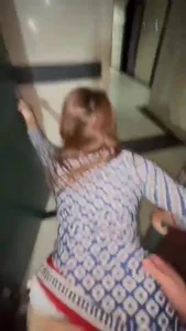 开门漏出干重庆骚母狗封面图