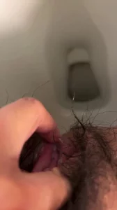 湿了逼逼封面图
