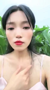 少妇玉米地里操逼2封面图