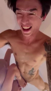 极品体育生和如狼似虎的少妇，一直跨小伙子硬“你怎么射这么多？”封面图
