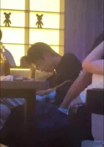 大白天太爽了封面图