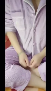 熟女胡萝卜插逼封面图