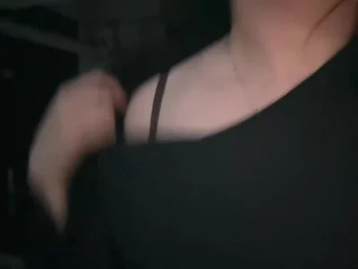 骚逼看腻了，看看母狗的奶子吧封面图