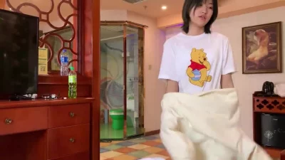 50分钟大片，约炮活泼可爱美女嫩妹全程露脸玩SM清晰对白有意思封面图