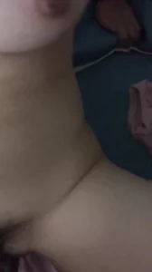 约个少妇，直接操出白浆，爽到她都不想我拨出来封面图
