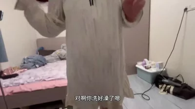 刚结婚一个月的人妻老公刚走就我过去封面图
