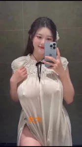 大胸女大对小胸老师合集封面图