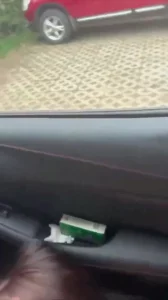 和隔壁村的45岁骚货熟女车震操逼，骚货身材特别丰满逼水很多逼毛也很多封面图