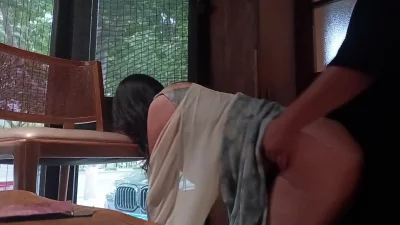 性瘾人妻饭店包间开窗做爱封面图