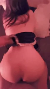 后入大屁股人妻封面图