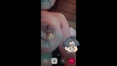 东北熟女淫妇妇裸聊自慰喷水封面图