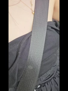 开车露出封面图