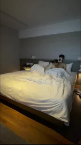 老婆和男朋友酒店无套做爱给老公直播封面图